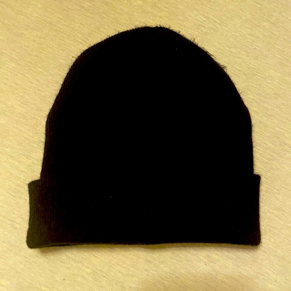 COPY - *LikeNew* Victoria's Secret Sport Knit Beanie Hat Black *RARE* - Picture 4 of 5